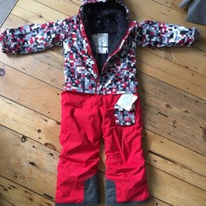North face kids snow suit 5/5 or 5T